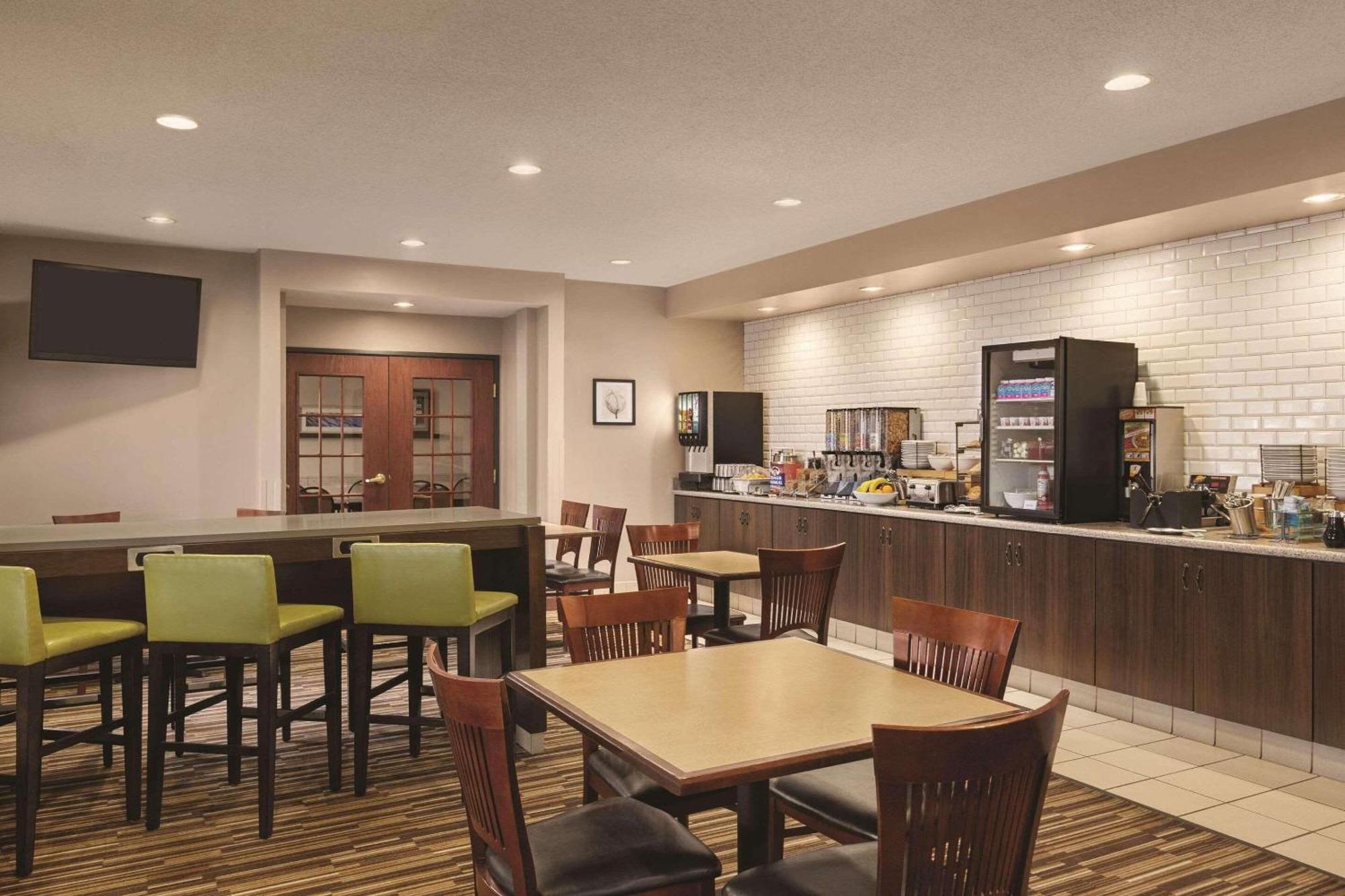 Country Inn & Suites By Radisson, Willmar, Mn Extérieur photo